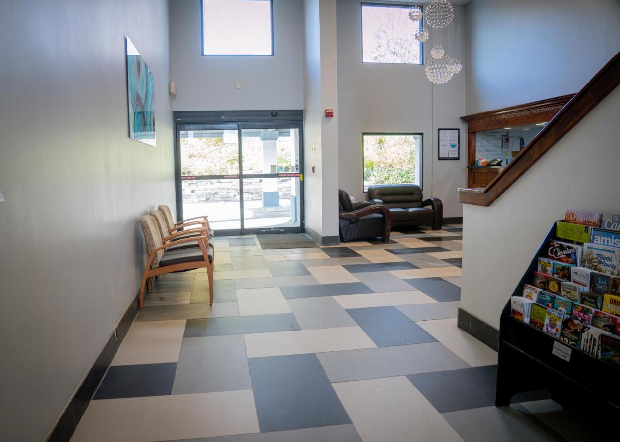 | Royal Inn & Suites