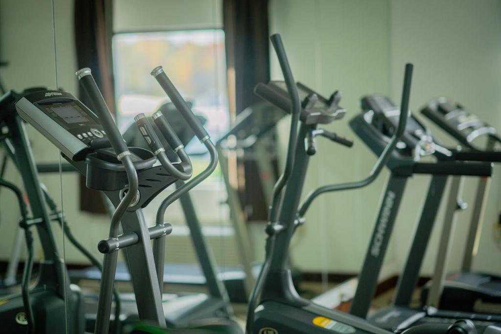 | Royal Inn & Suites