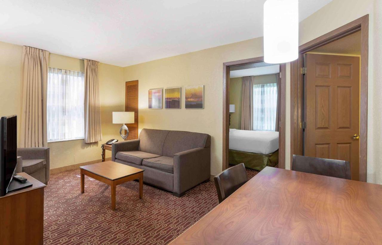 2 Bedroom Suite 2 Queen Beds Non-Smoking at Extended Stay America Suites Chantilly Dulles