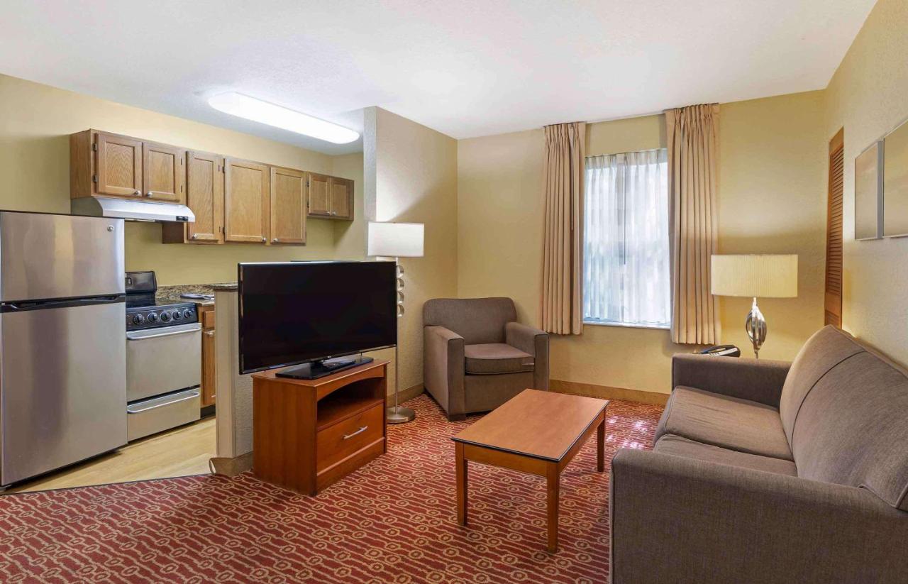 2 Bedroom Suite 2 Queen Beds Non-Smoking at Extended Stay America Suites Chantilly Dulles