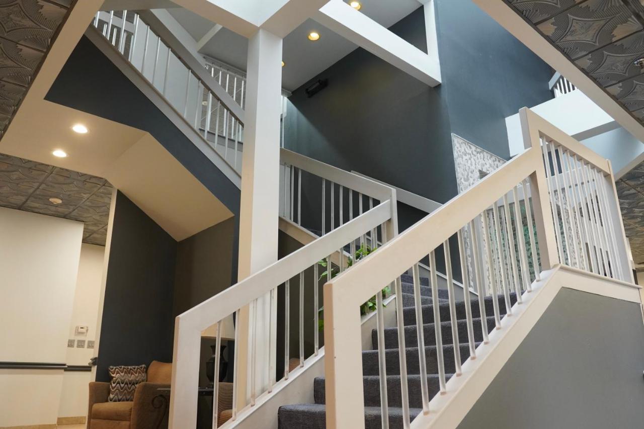 | American Inn & Suites