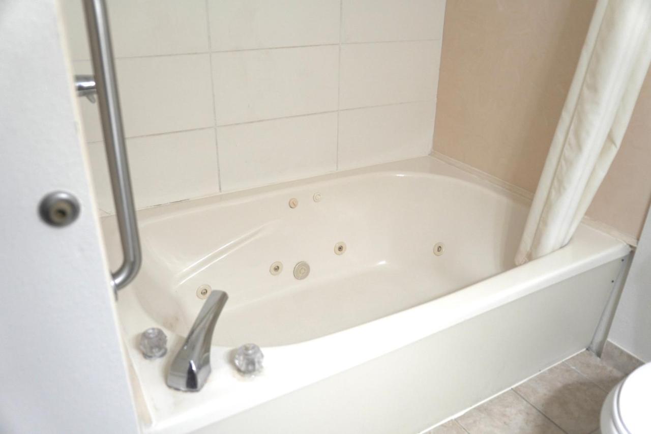| American Inn & Suites