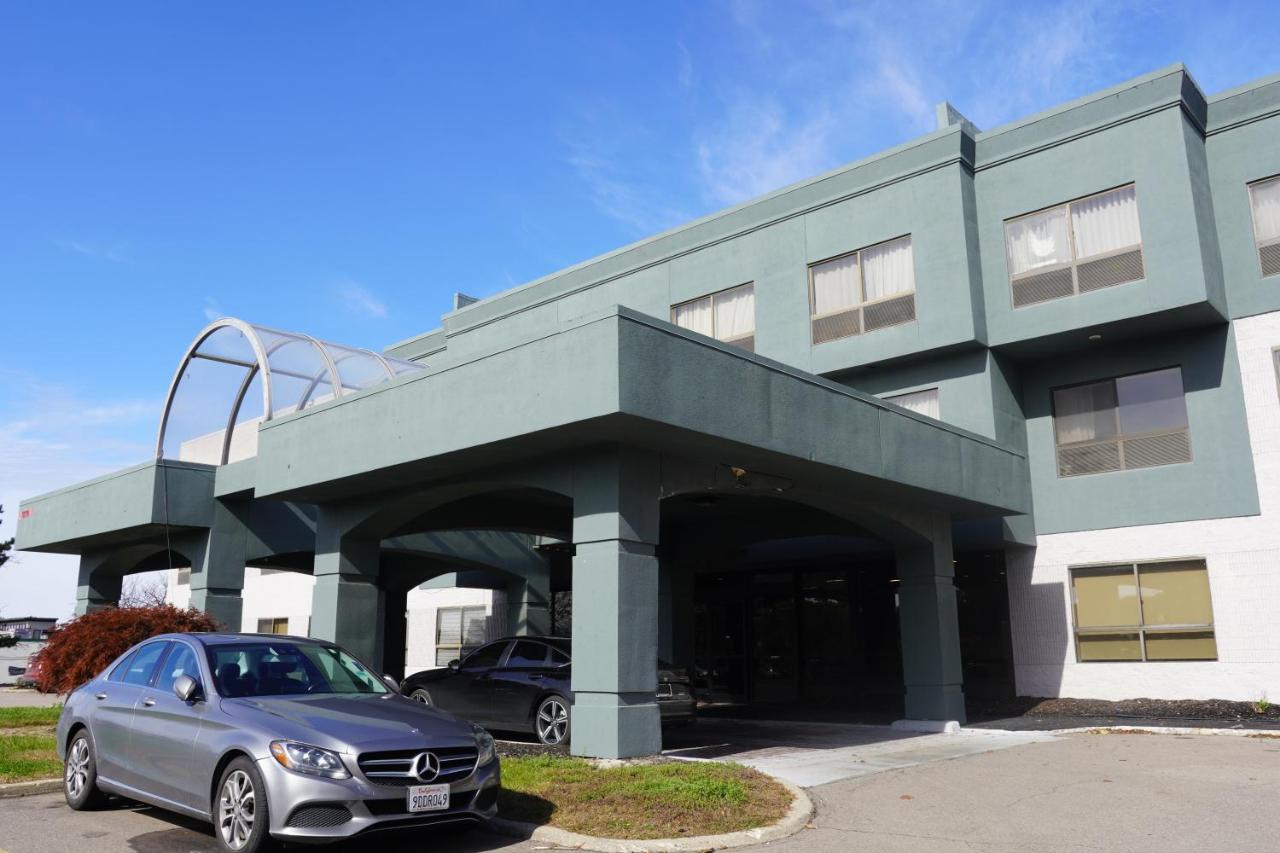 | American Inn & Suites