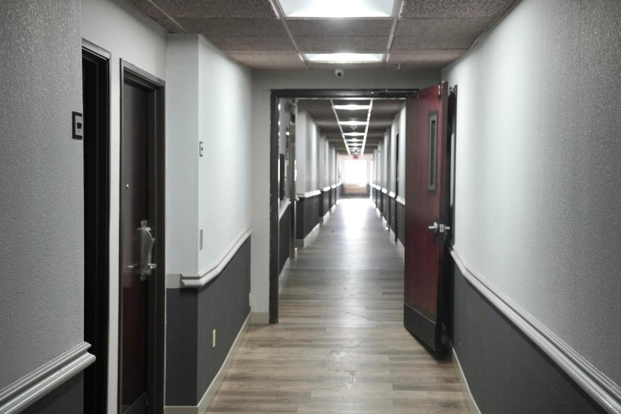 | American Inn & Suites