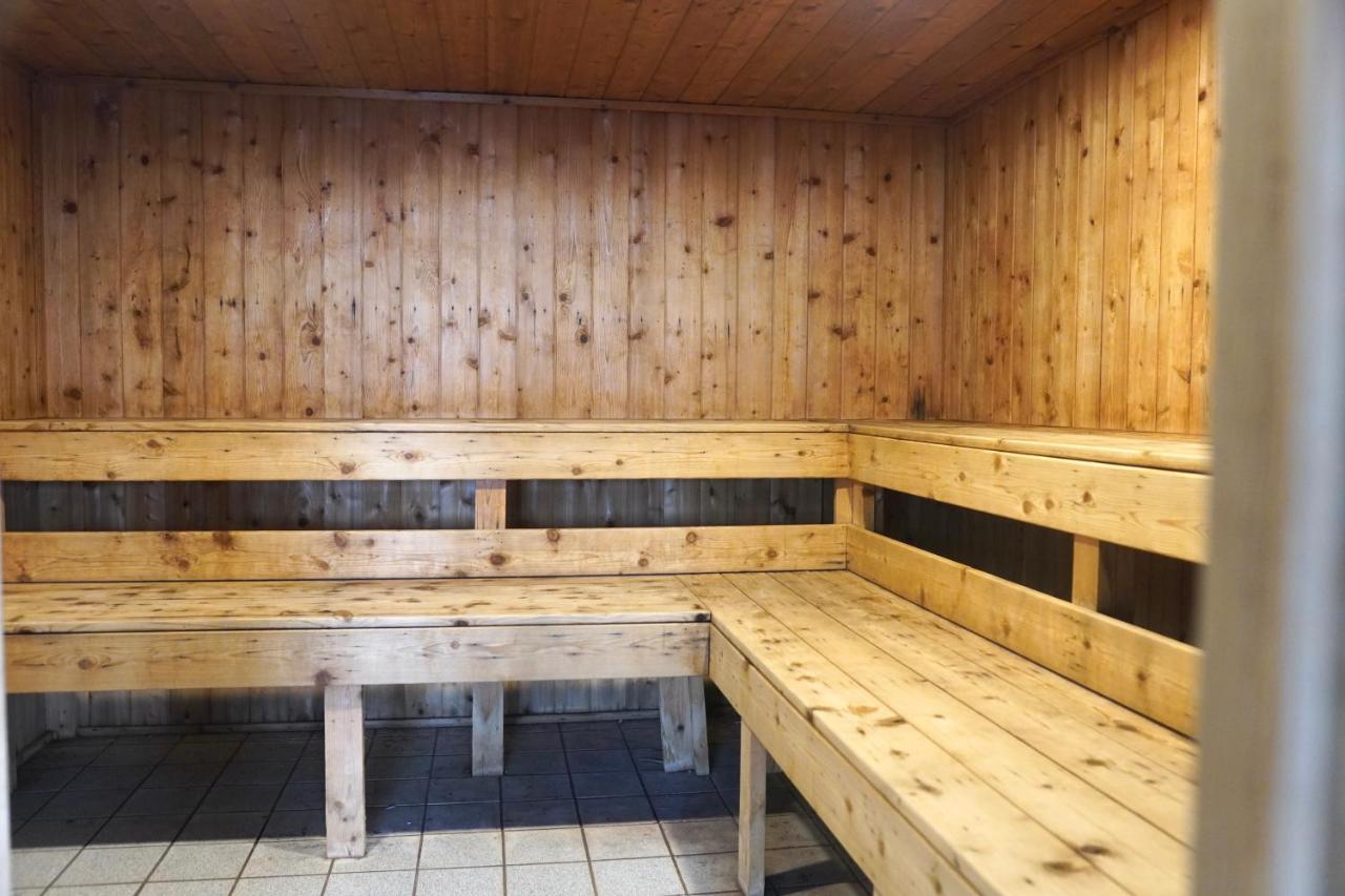 | American Inn & Suites