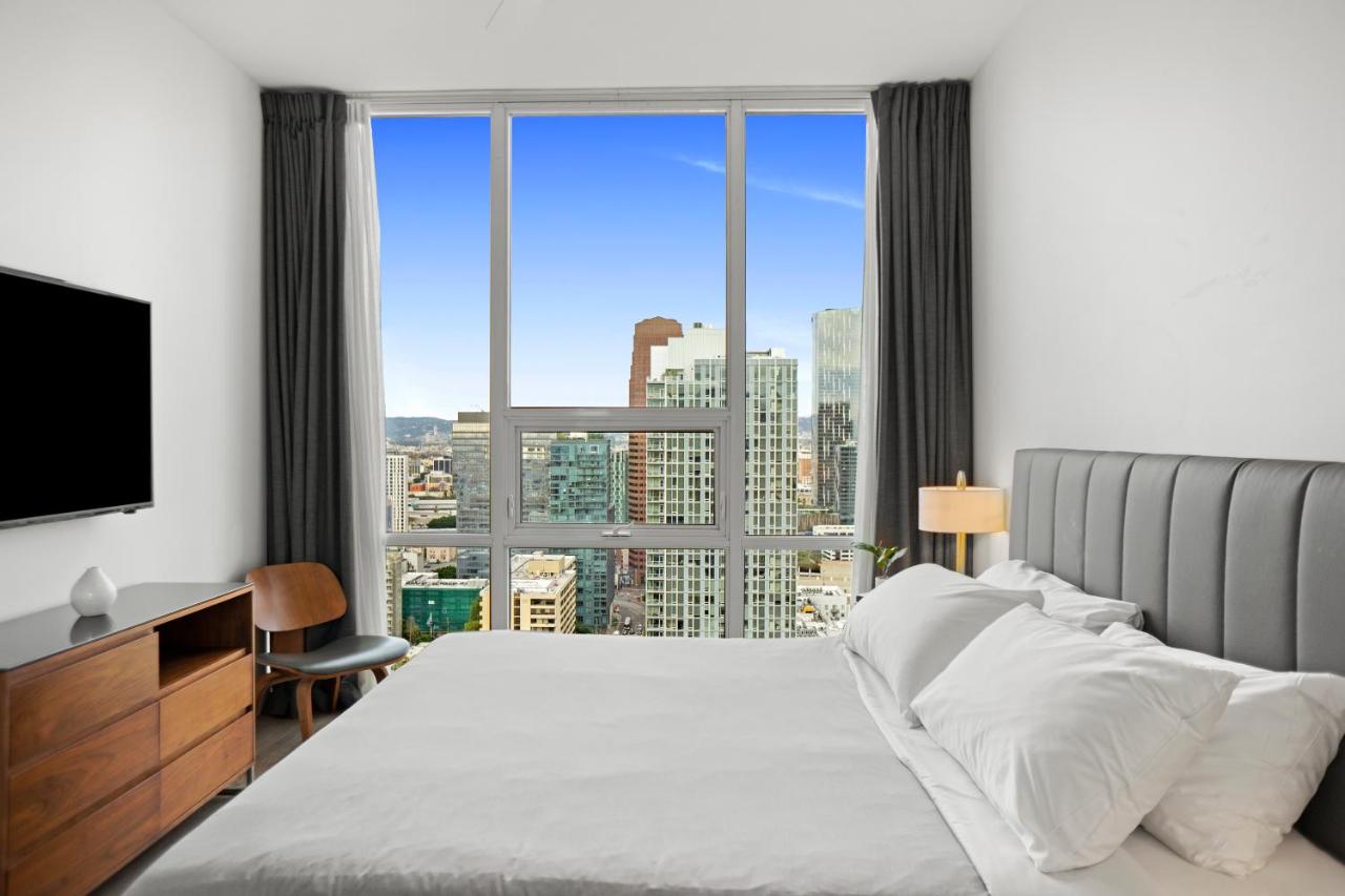 Two Bedroom Sky Suite at Level Los Angeles Downtown - South Olive