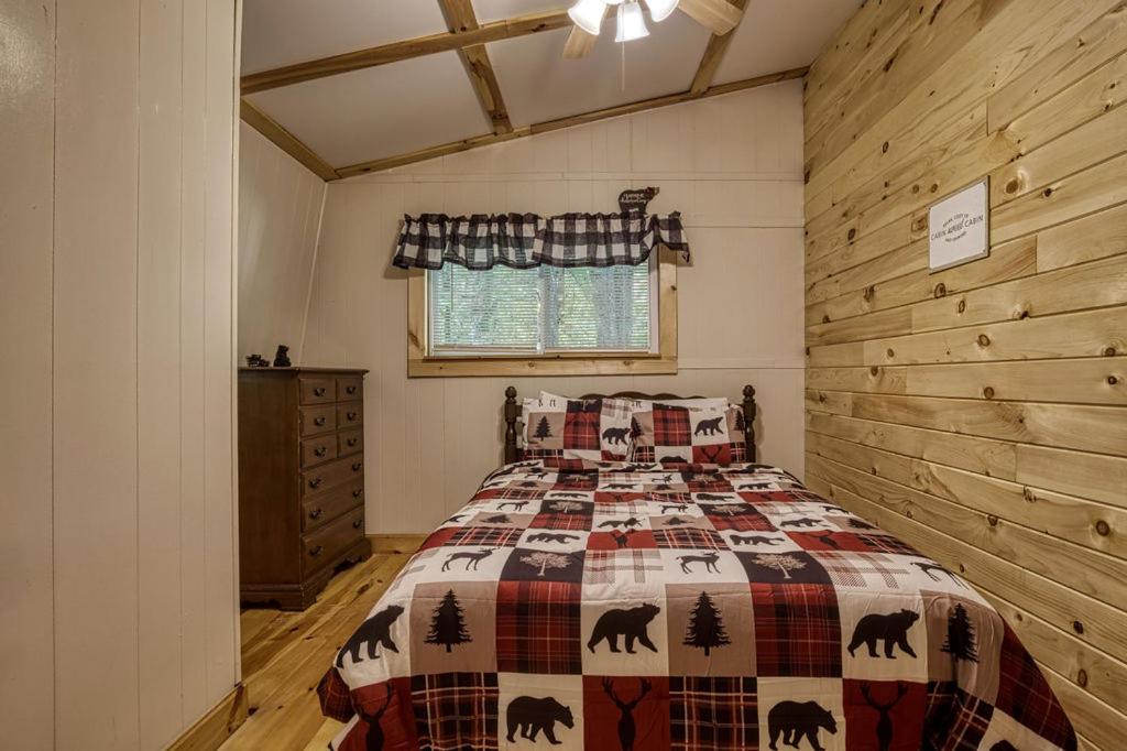 | Four Bears Den