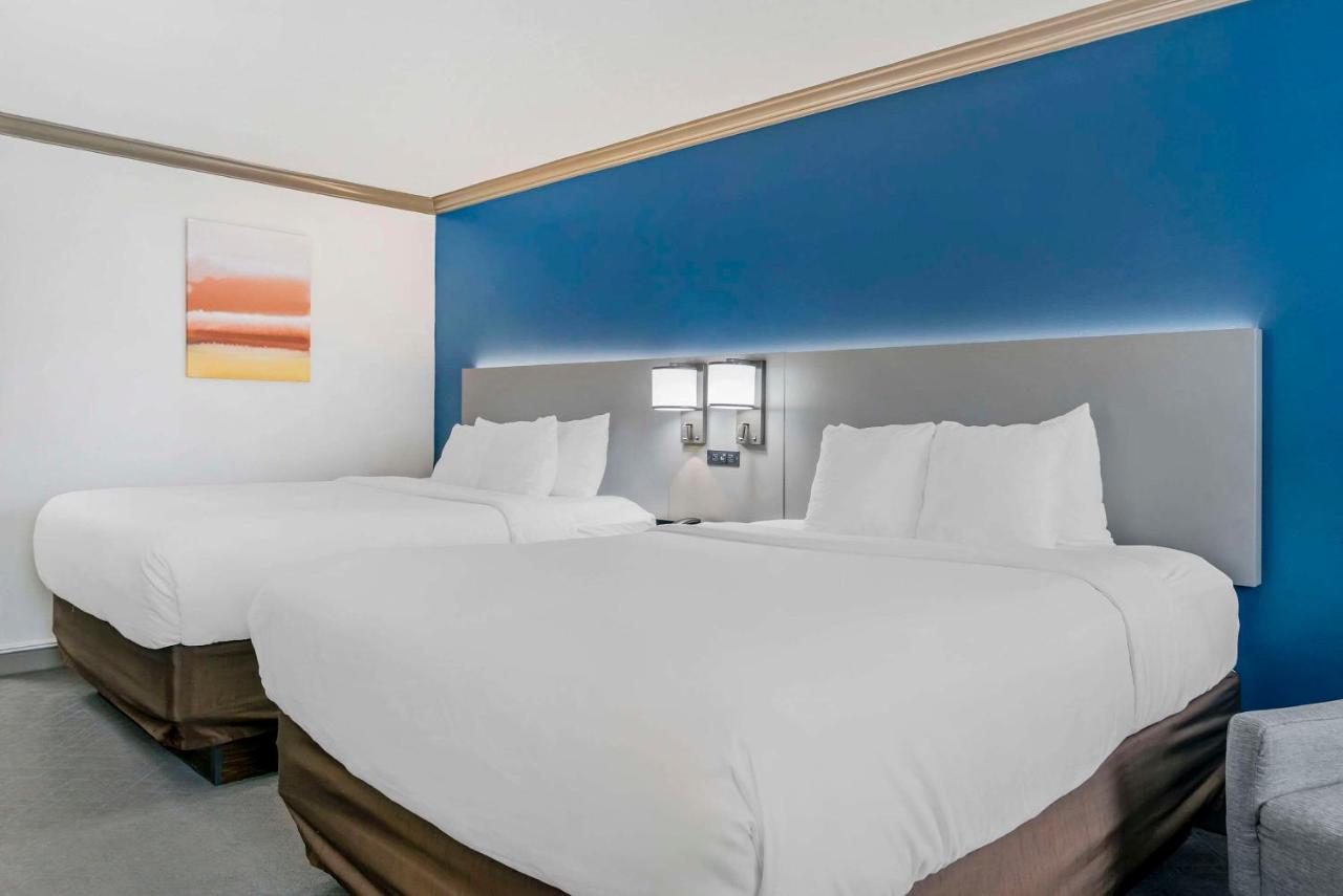 | Comfort Inn Plainwell