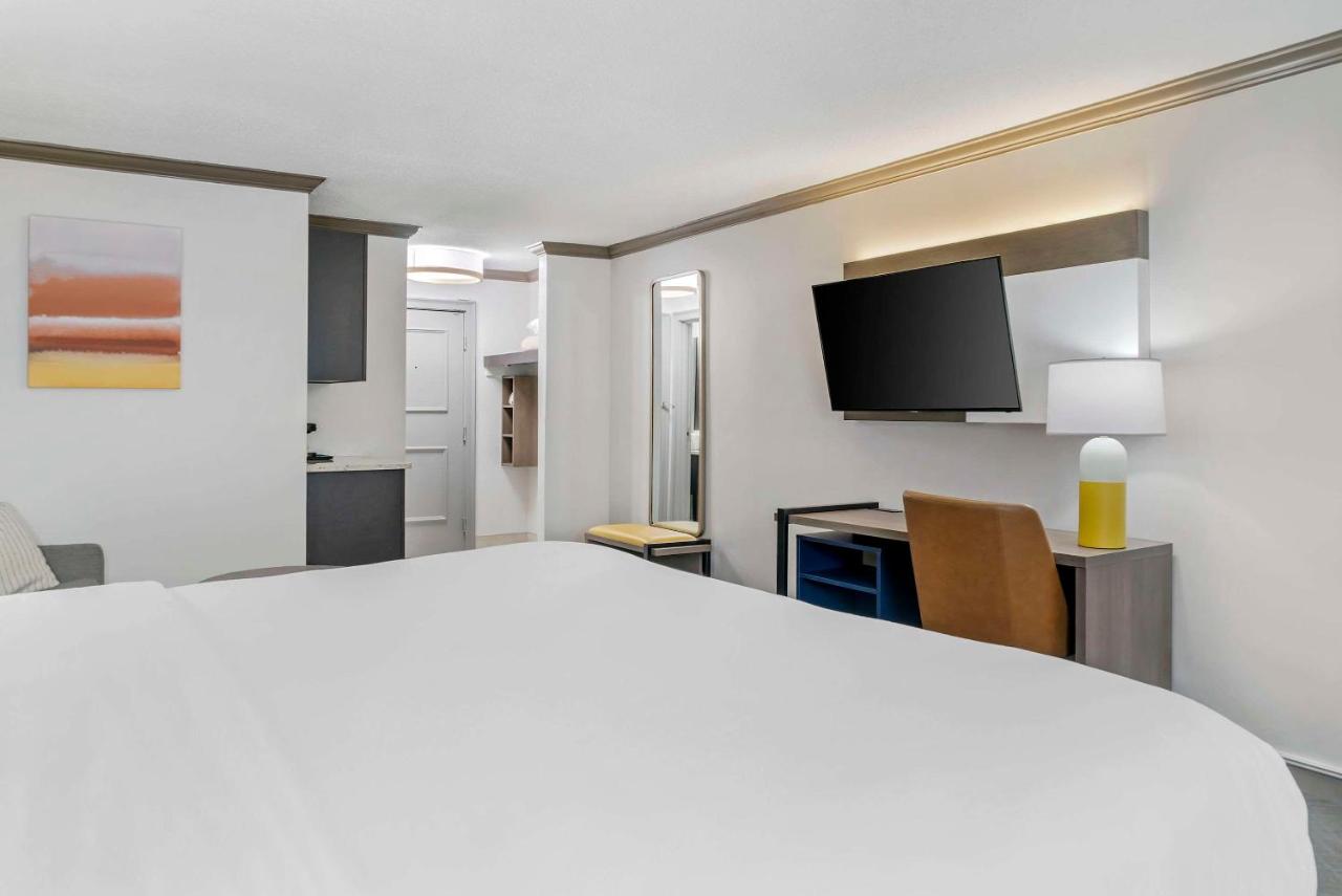 | Comfort Inn Plainwell