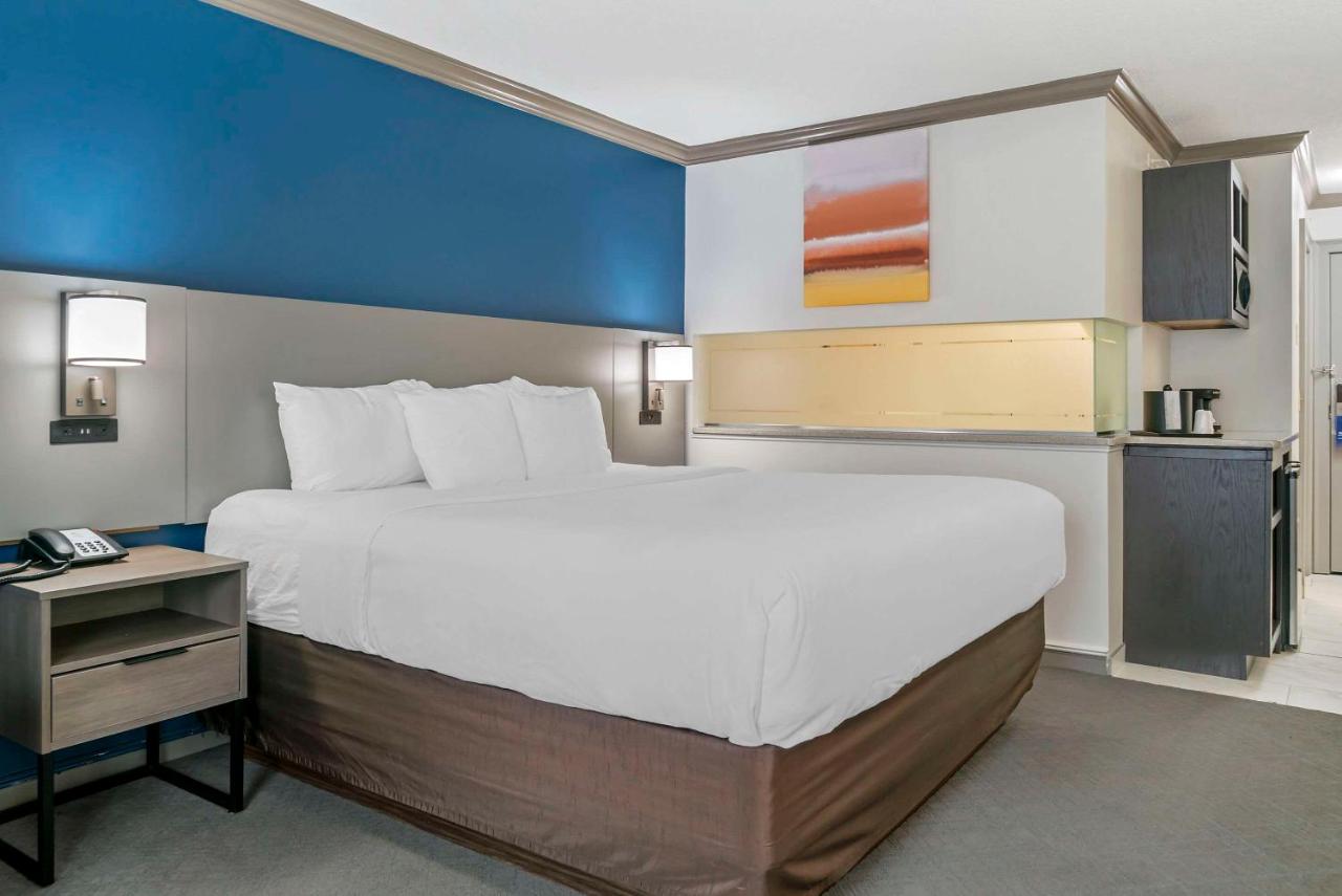| Comfort Inn Plainwell