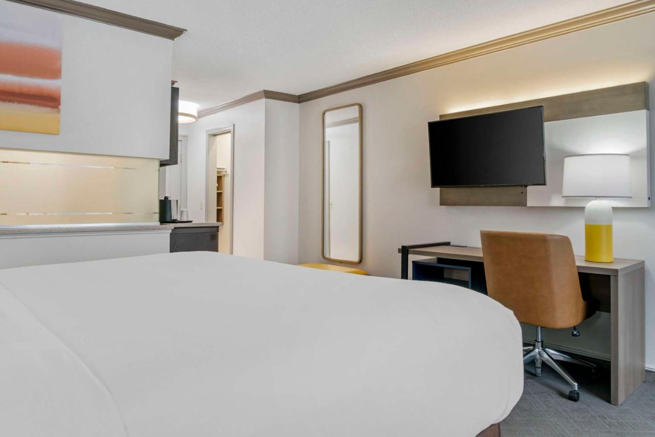 | Comfort Inn Plainwell