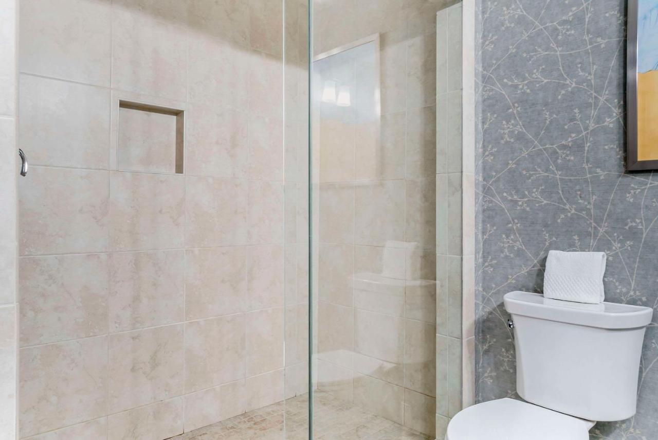 | Comfort Inn Plainwell