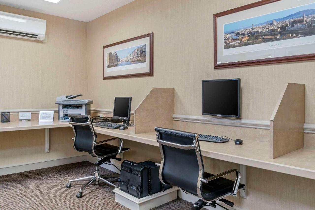 | Comfort Inn Plainwell