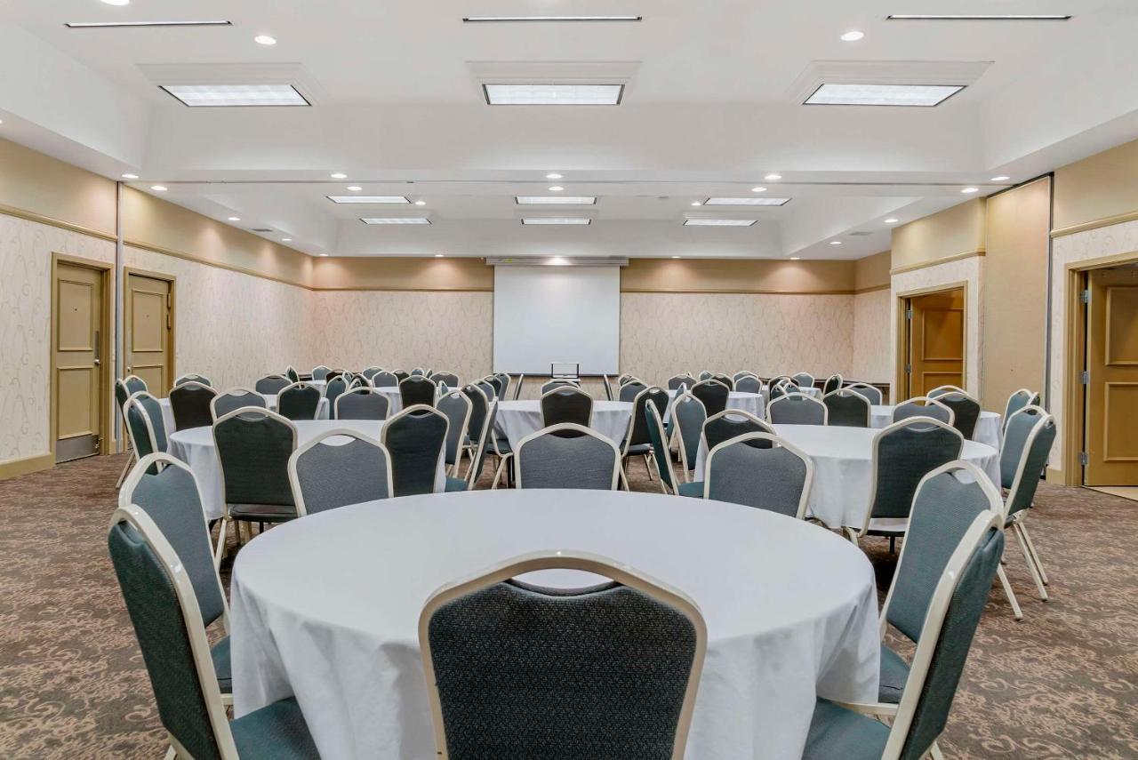 | Comfort Inn Plainwell