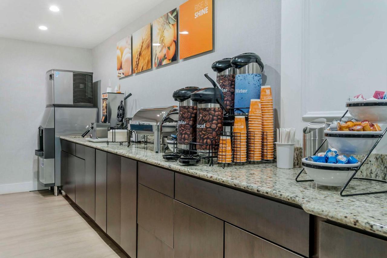 | Comfort Inn Plainwell