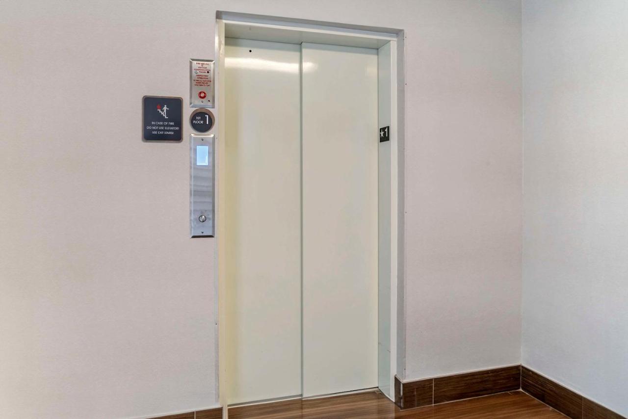 | Comfort Inn Plainwell