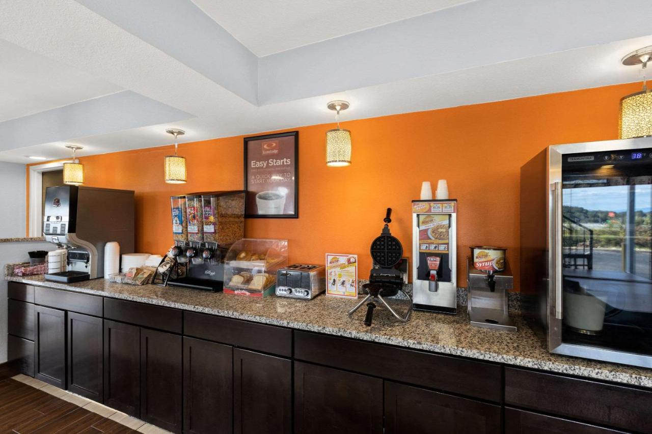 | Econo Lodge White Pine Morristown I-81 & I-40 Split