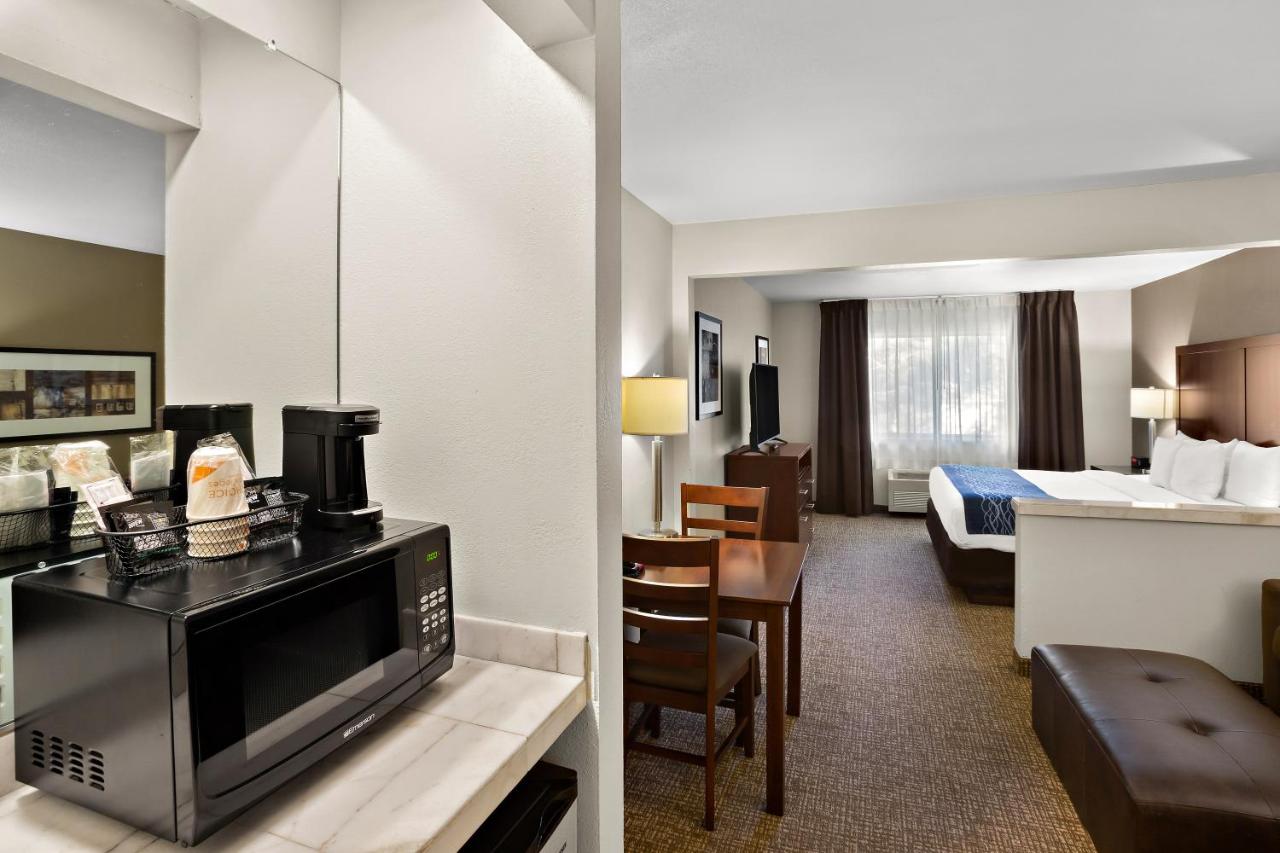King Suite with Sofa-Bed at Comfort Inn Lacey - Olympia