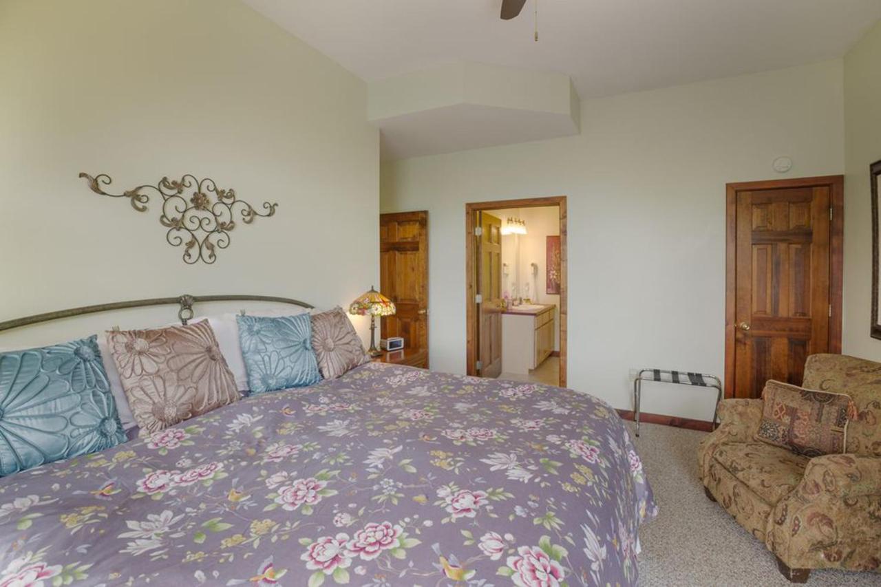  | Beautiful Mountain Views and Privacy. Minutes to downtown Gatlinburg and National Park