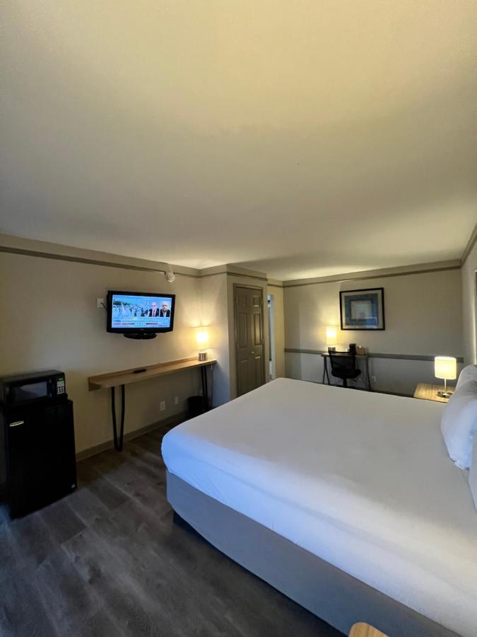 King Room - Non-Smoking at Sulphur Extended Stay