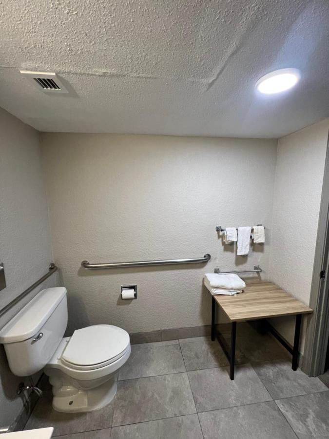 King Room - Mobility Access/Smoking at Sulphur Extended Stay
