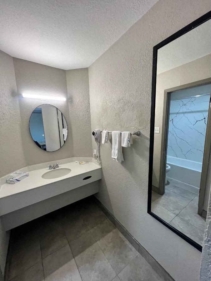 Double Room with Two Double Beds - Non-Smoking at Sulphur Extended Stay