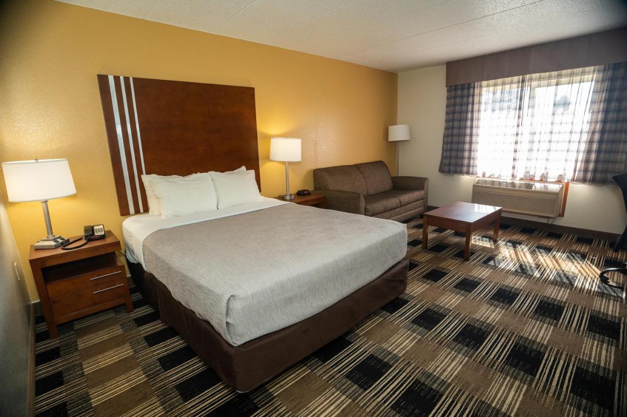 Queen Room - Non-Smoking at Quality Inn near Medical Center