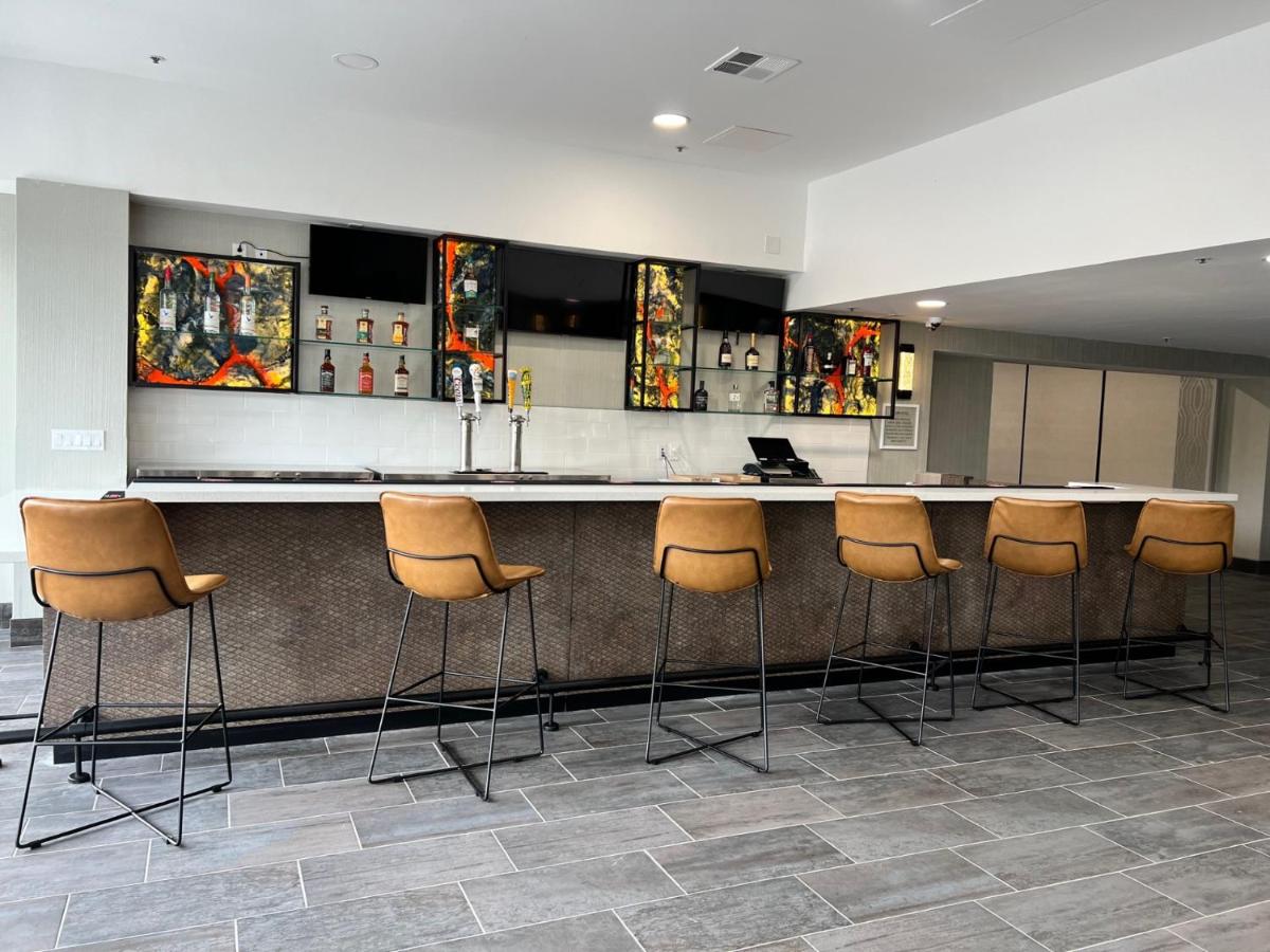 | Premiere Suites