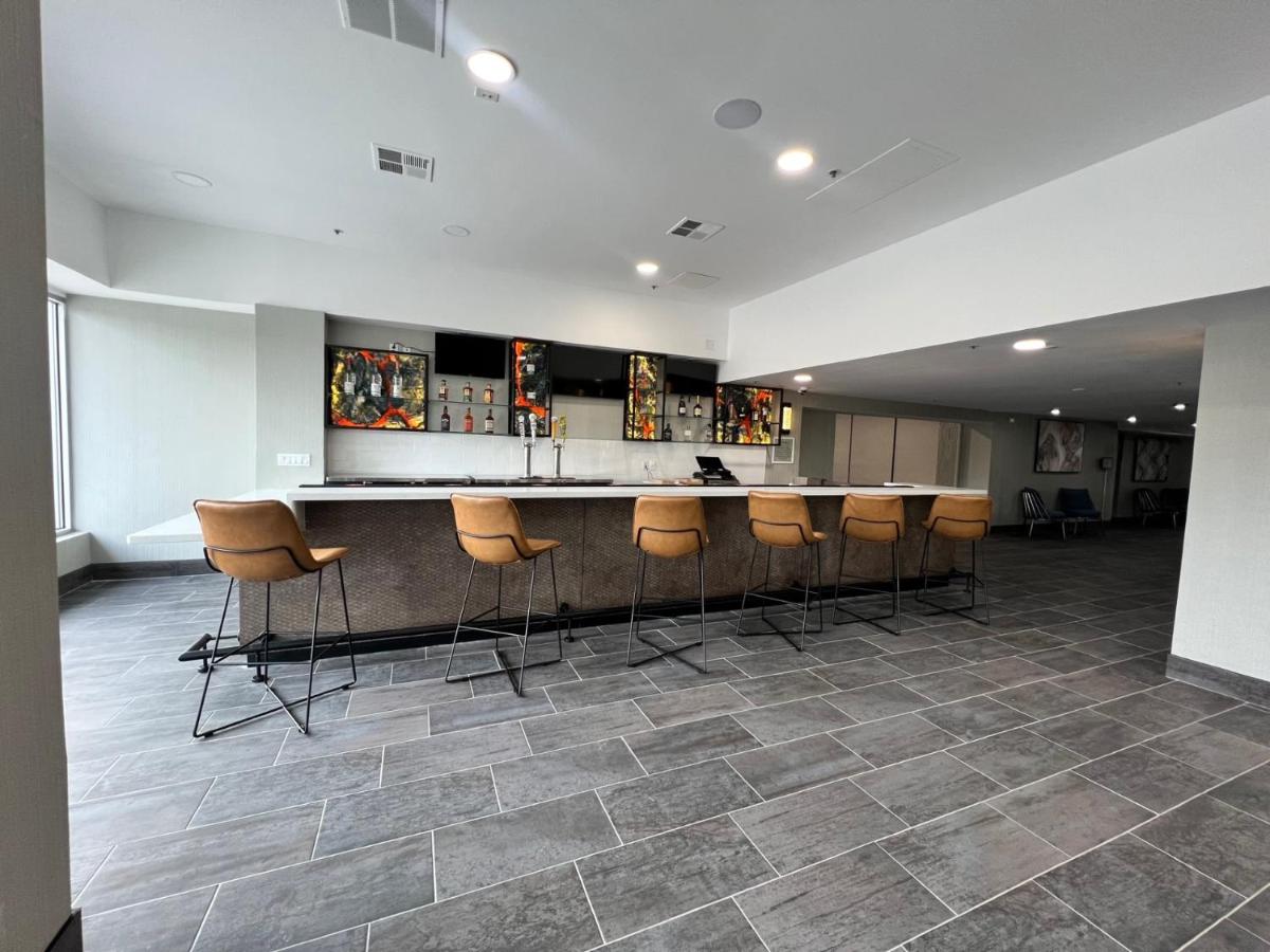 | Premiere Suites