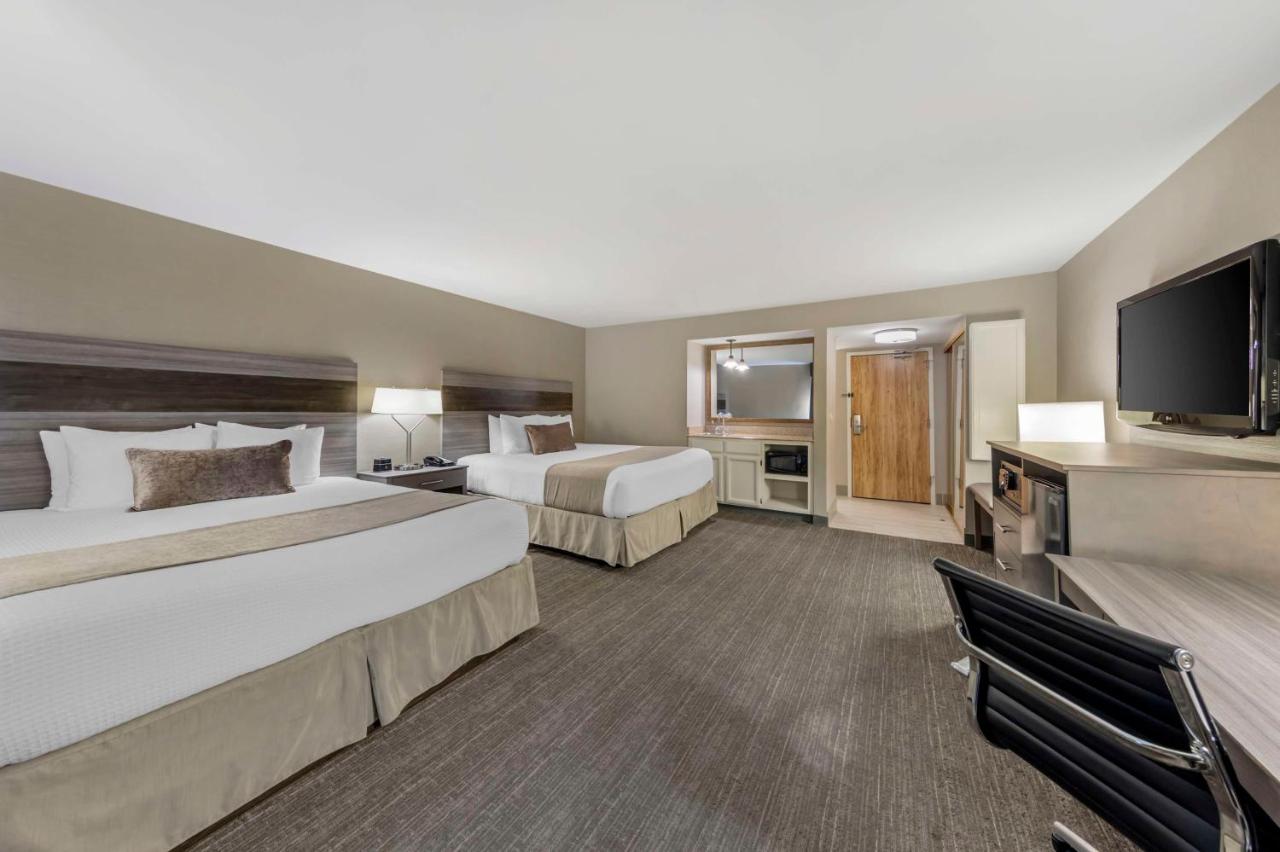 Deluxe King Suite - Non-Smoking at Best Western Plus Executive Inn