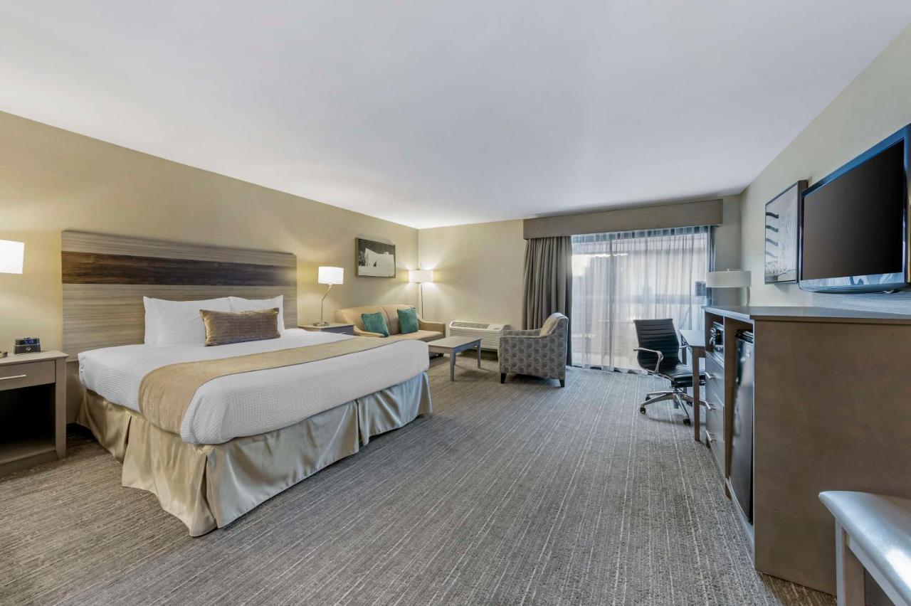 King Suite - Non-Smoking at Best Western Plus Executive Inn