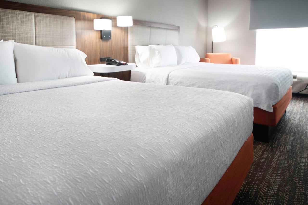 Queen Room - Disability Access/Non-Smoking at Hampton Inn Bryant
