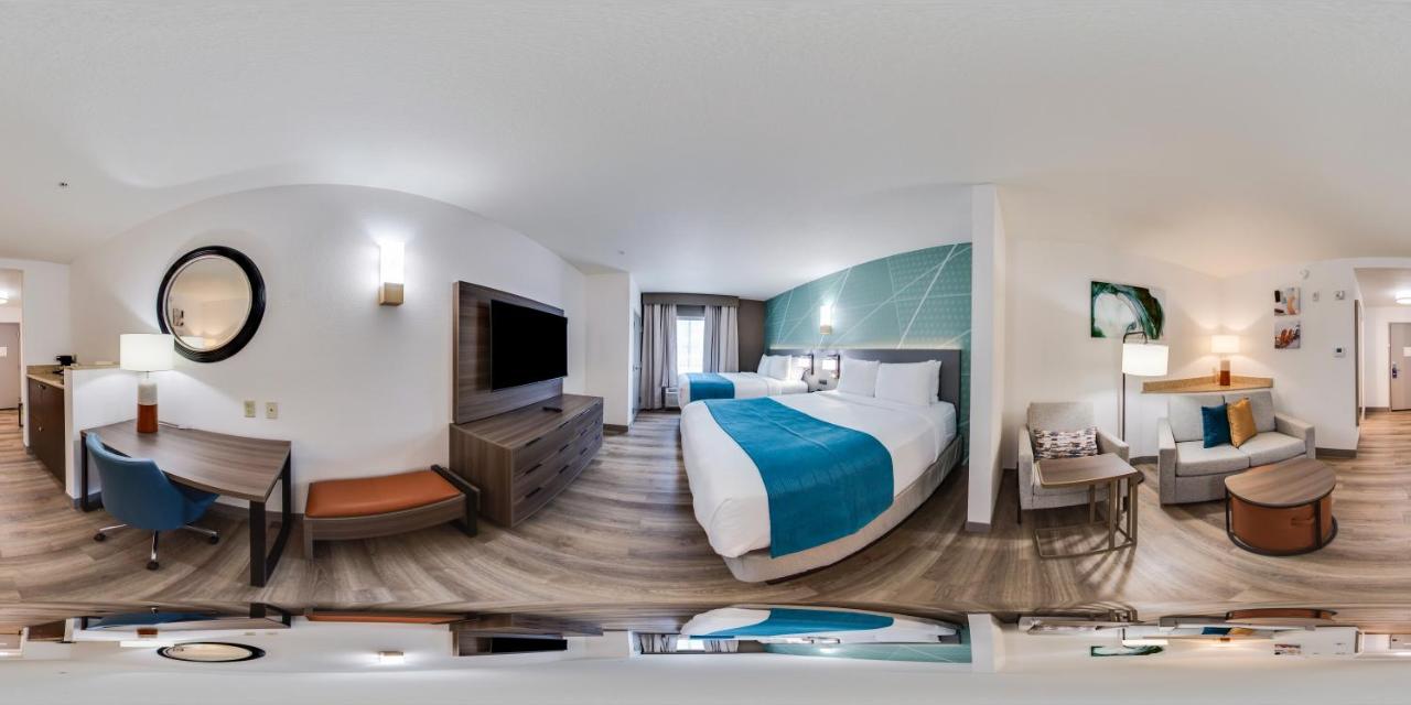 Queen Suite with Two Queen Beds at Comfort Suites Vero Beach I-95