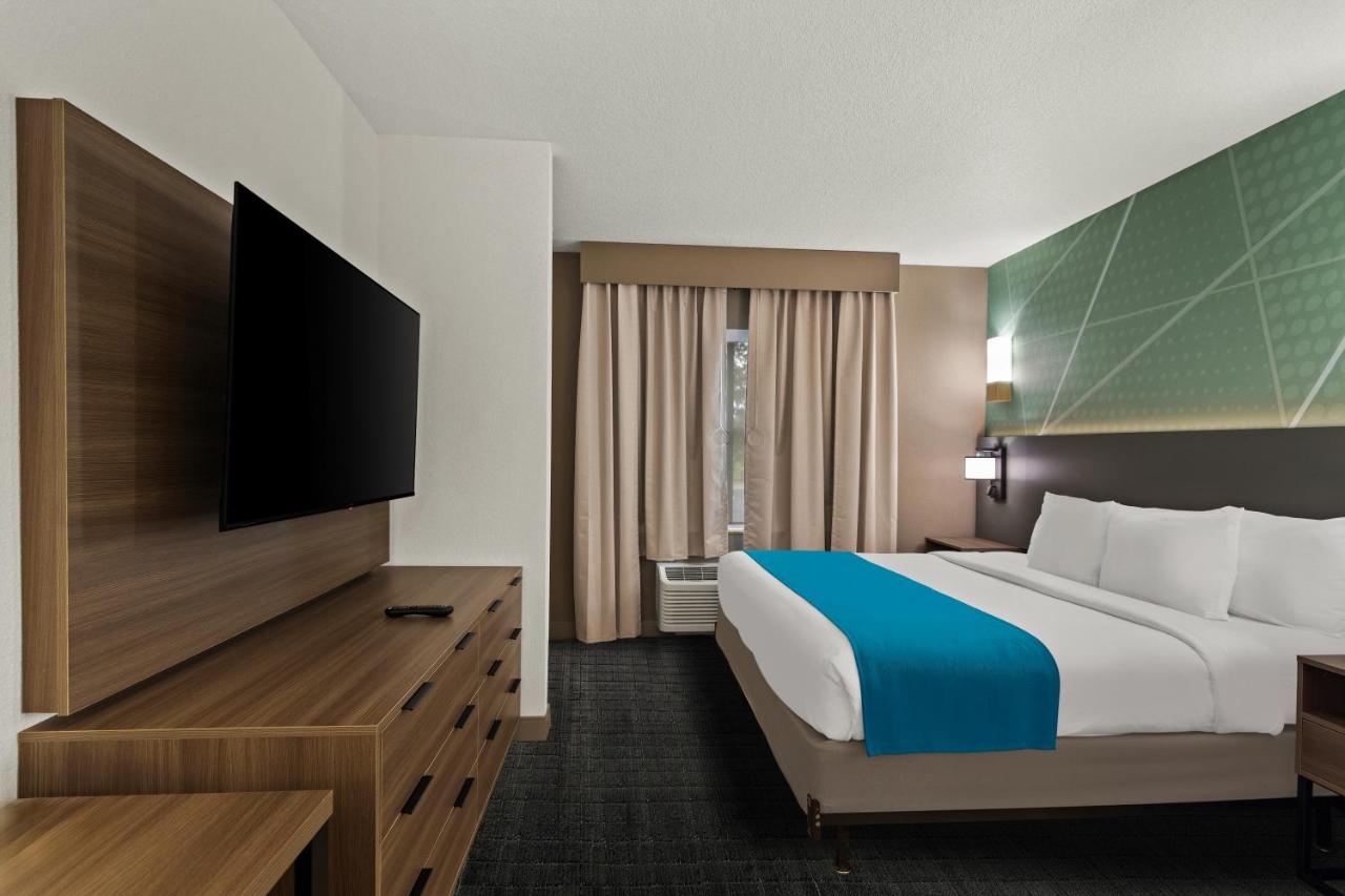 King Suite with Hand Rails-Bathroom - Accessible/Non-Smoking at Comfort Suites Vero Beach I-95