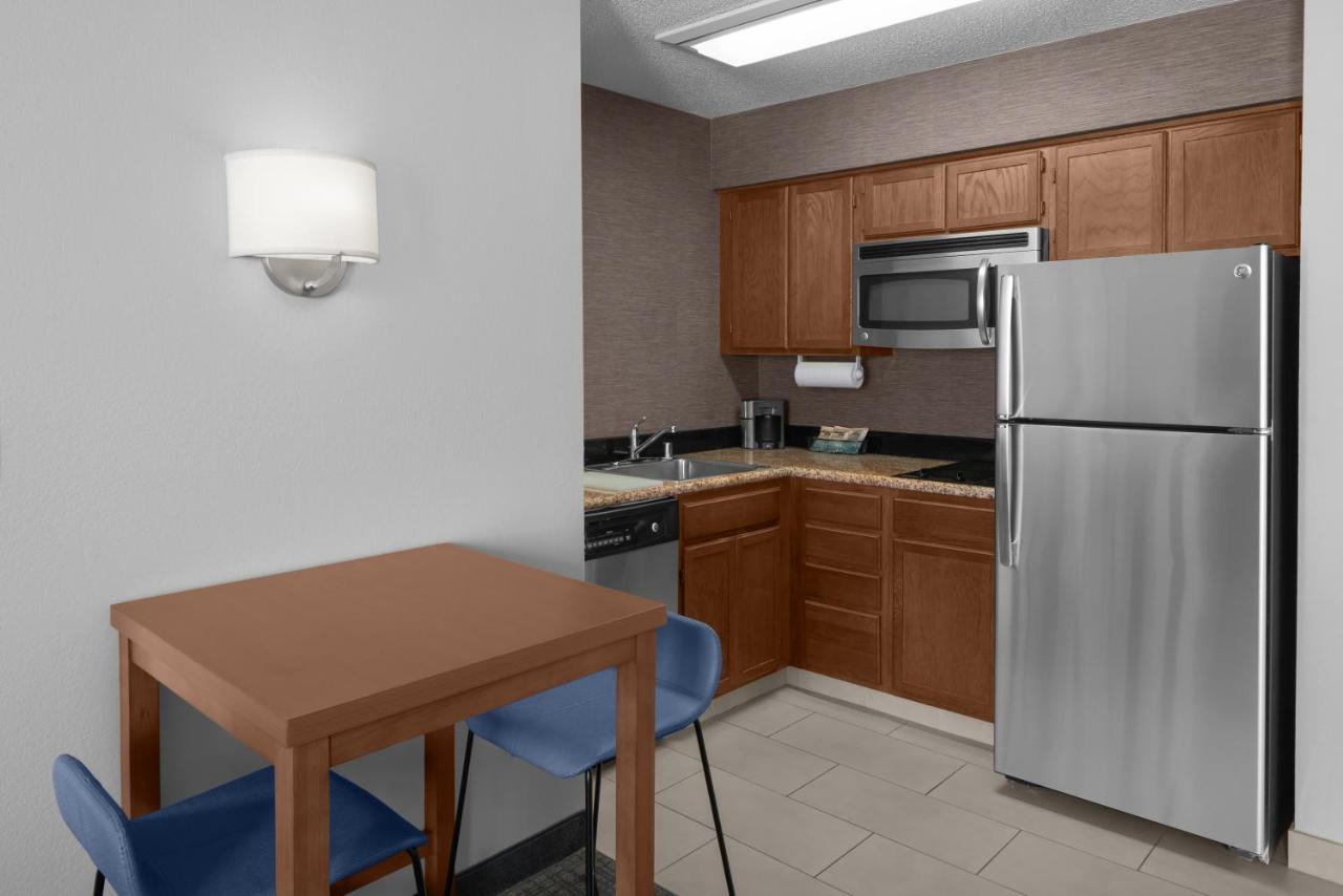One-Bedroom Queen Suite with Sofa Bed at Residence Inn by Marriott San Diego Downtown