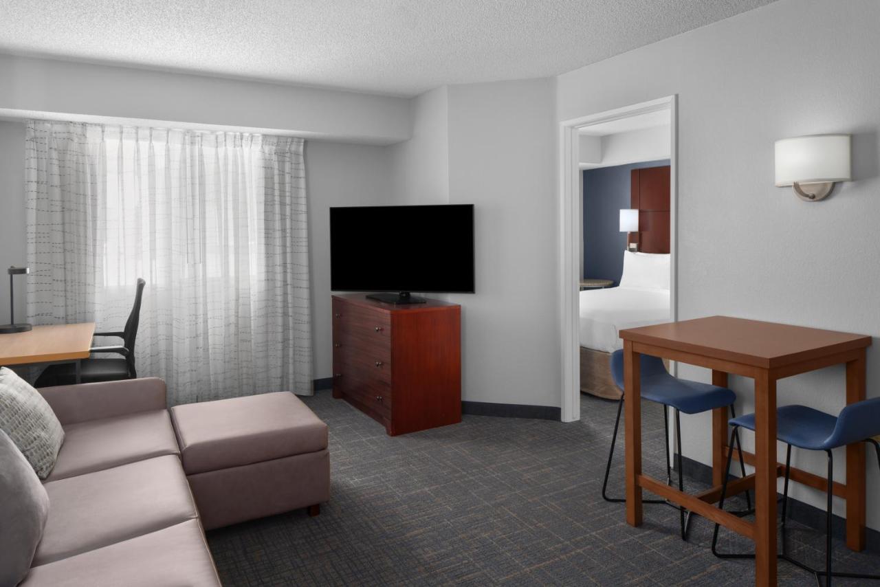 One-Bedroom Queen Suite with Sofa Bed at Residence Inn by Marriott San Diego Downtown