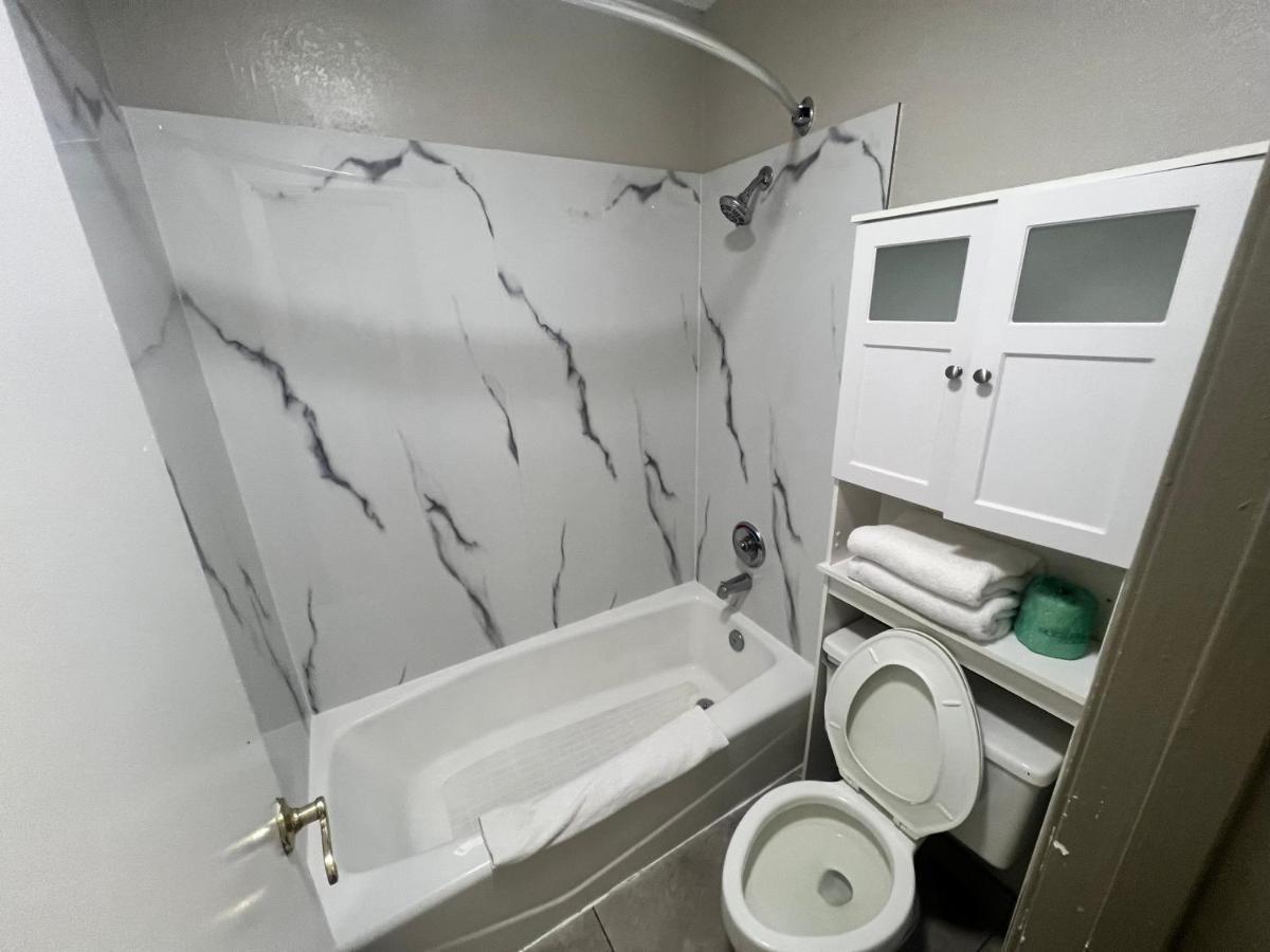 Queen Studio - Non-Smoking at Sulphur Extended Stay