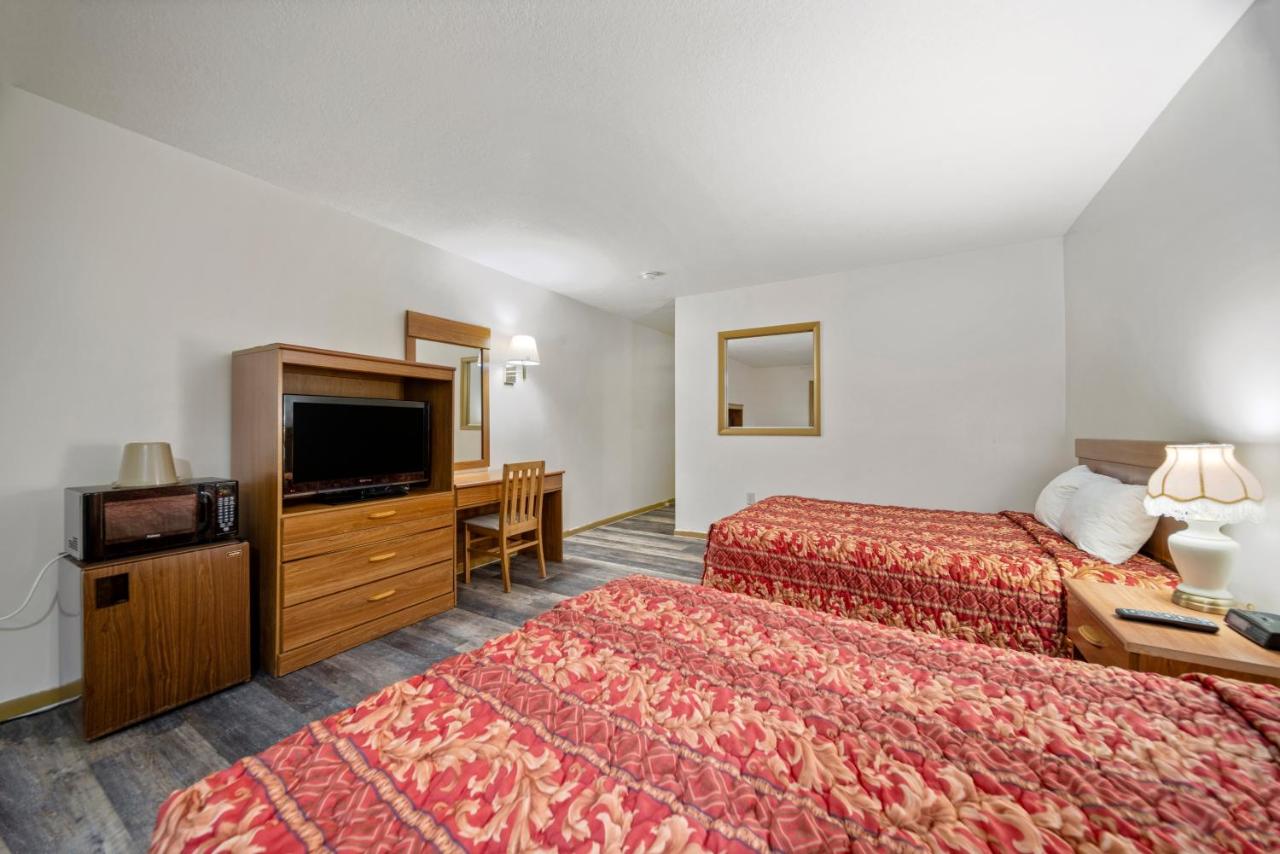 | Executive Inn