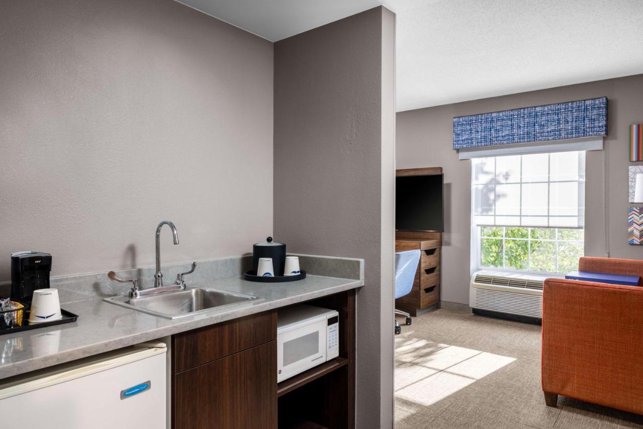 King Suite at Hampton Inn & Suites State College at Williamsburg Square