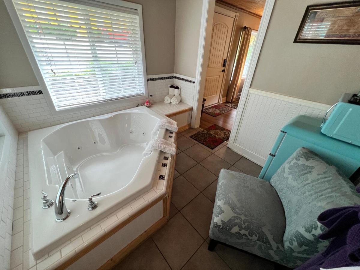 | Sherwood Court Cottages