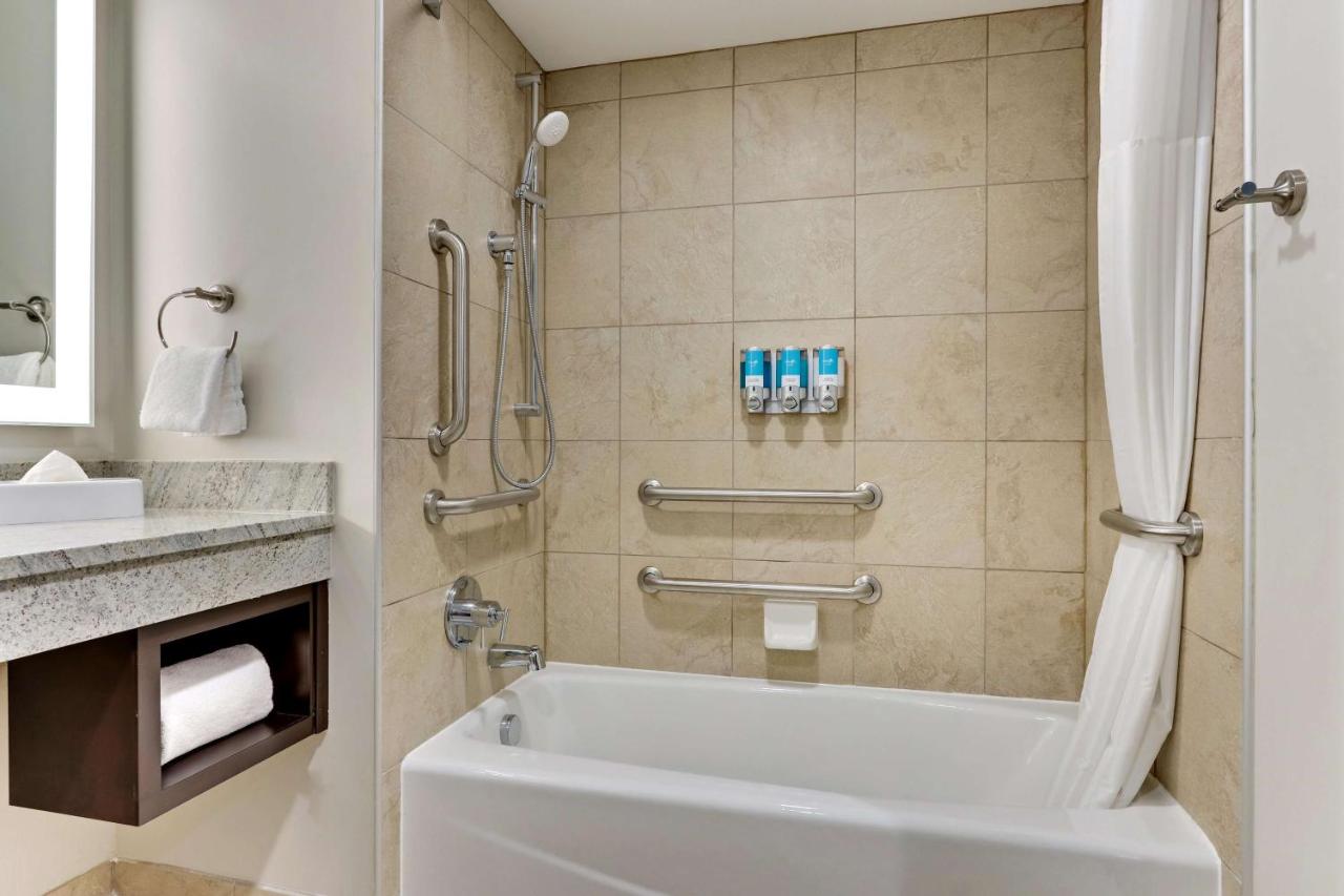 | Drury Plaza Hotel St. Paul Downtown