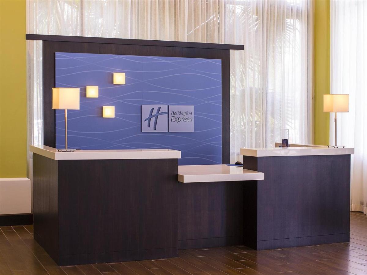 | Holiday Inn Express and Suites New Orleans Airport, an IHG Hotel