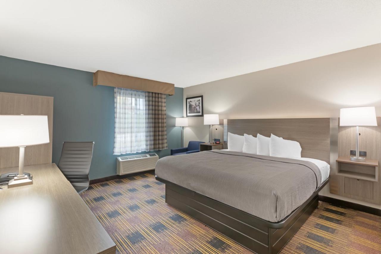 Standard Queen Room at Quality Inn Newton at I-80