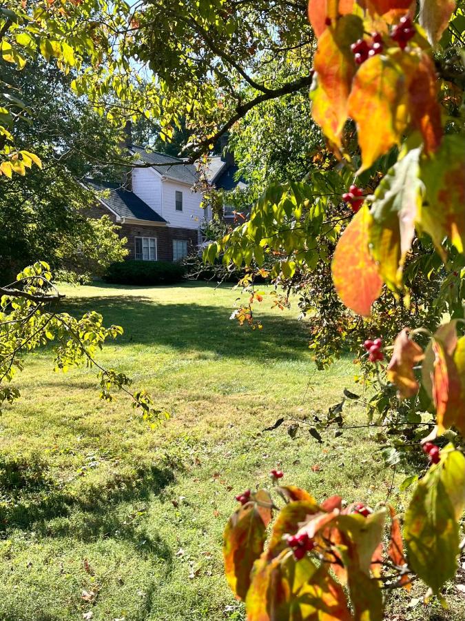  | Charred Oaks Inn