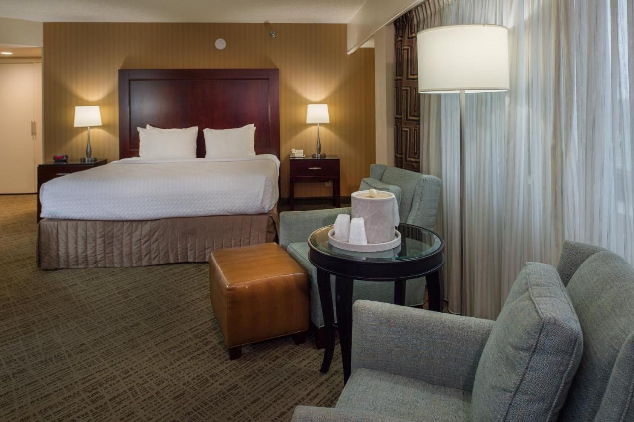 | Crowne Plaza Hotel St. Louis Airport, an IHG Hotel