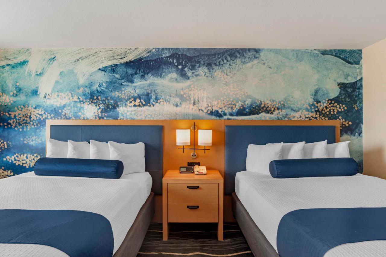 Executive Queen Suite with Two Queen Beds at Best Western Plus Marina Gateway Hotel