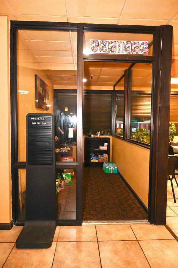 | Fortune Inn & Suites