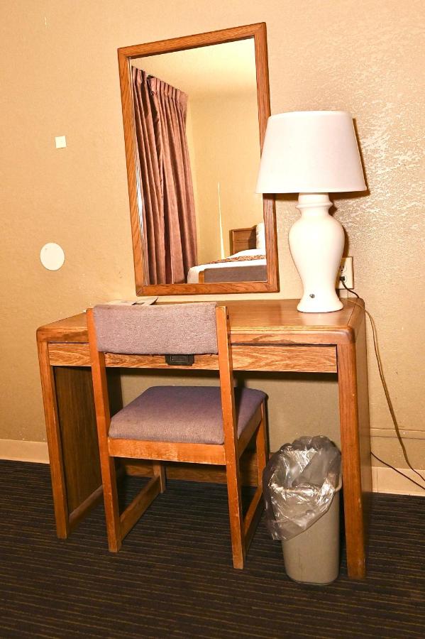 | Fortune Inn & Suites