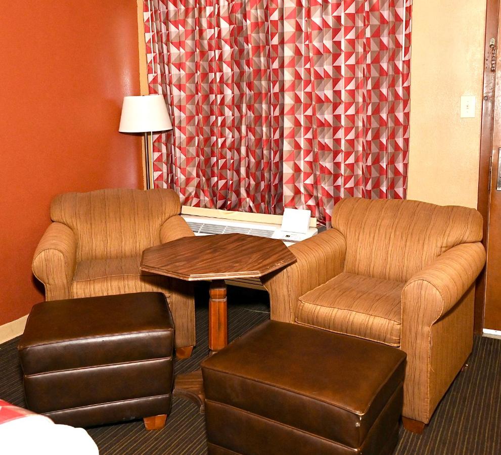 | Fortune Inn & Suites