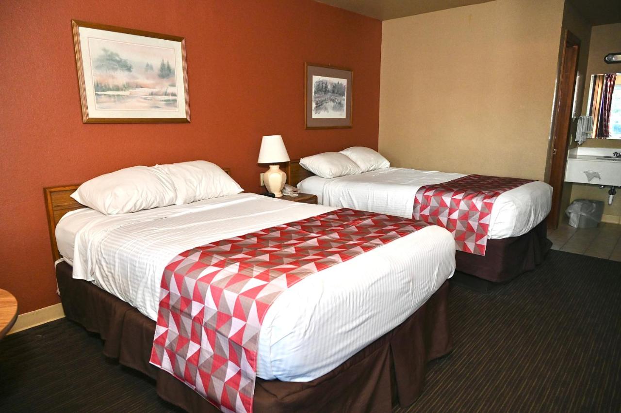 | Fortune Inn & Suites